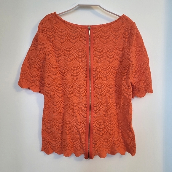 Club Monaco Short Sleeve Lace Pattern Zipper Top - Picture 9 of 11
